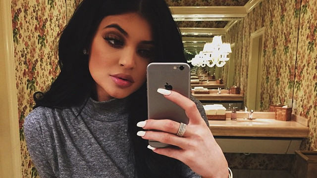 Kylie Jenner iPhone selfie