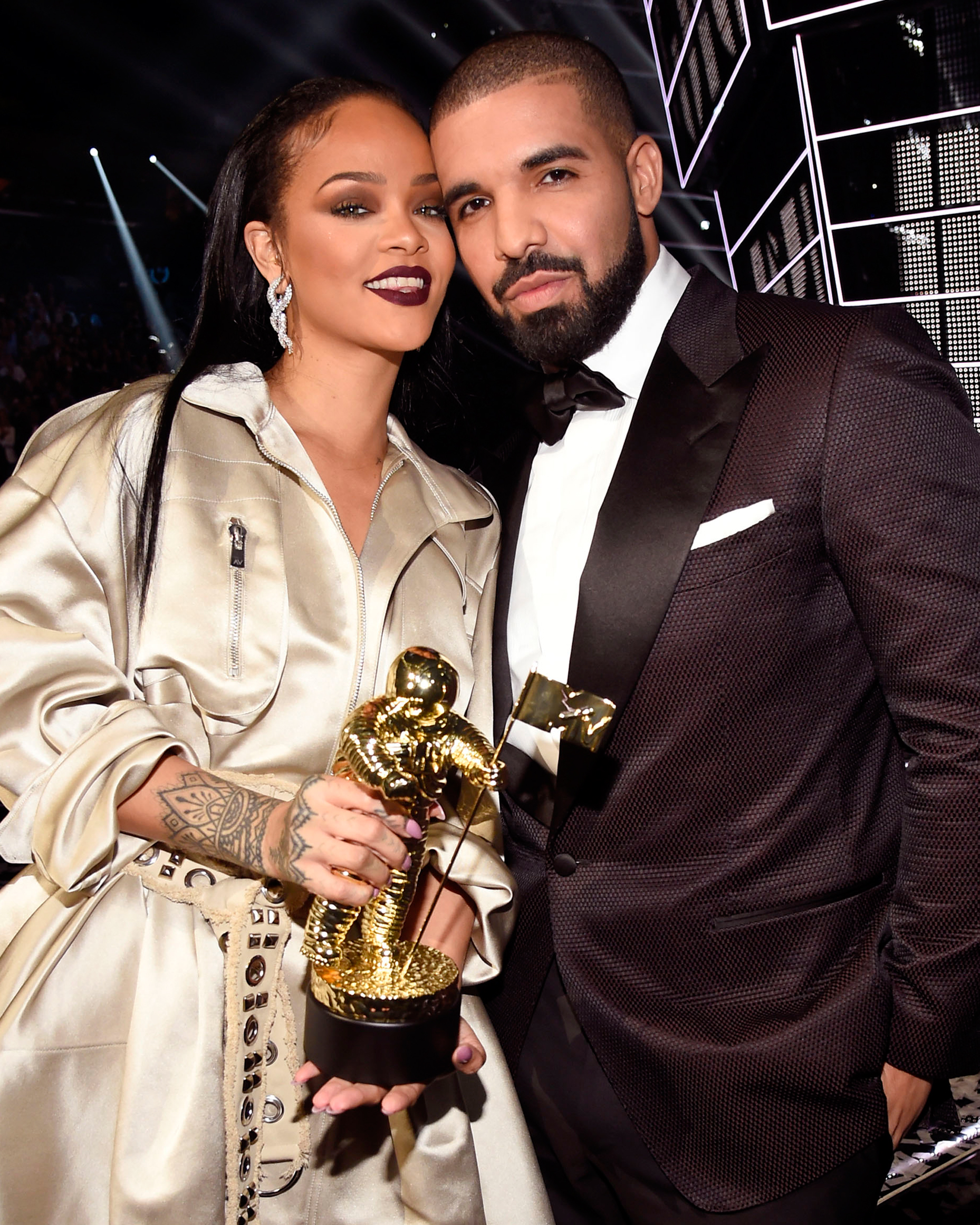 Rihanna-Drake-FEATURE
